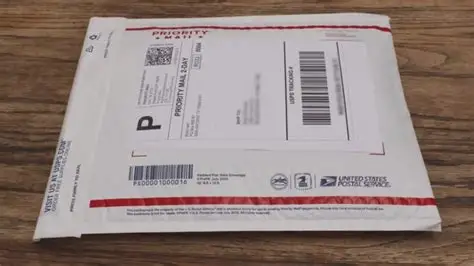 Discreet Mafia signature pouch sealed inside a plain mailer, customer photo from Marcus in Los Angeles